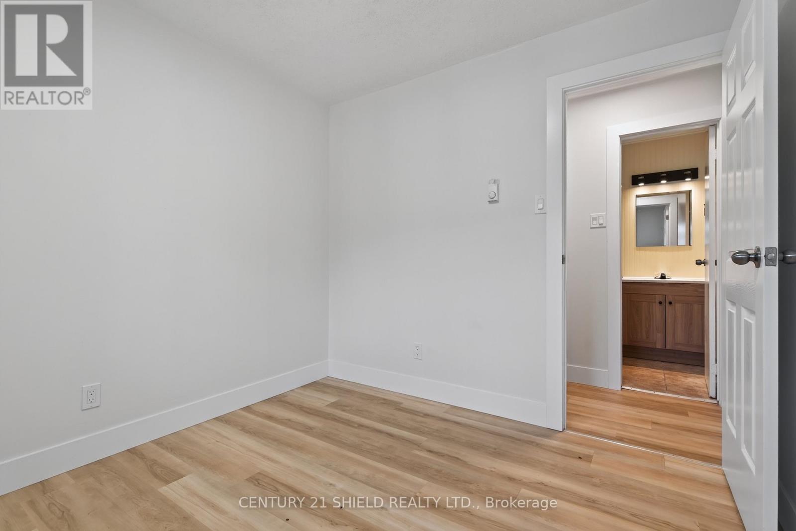 1852 BROOKDALE AVENUE - 16