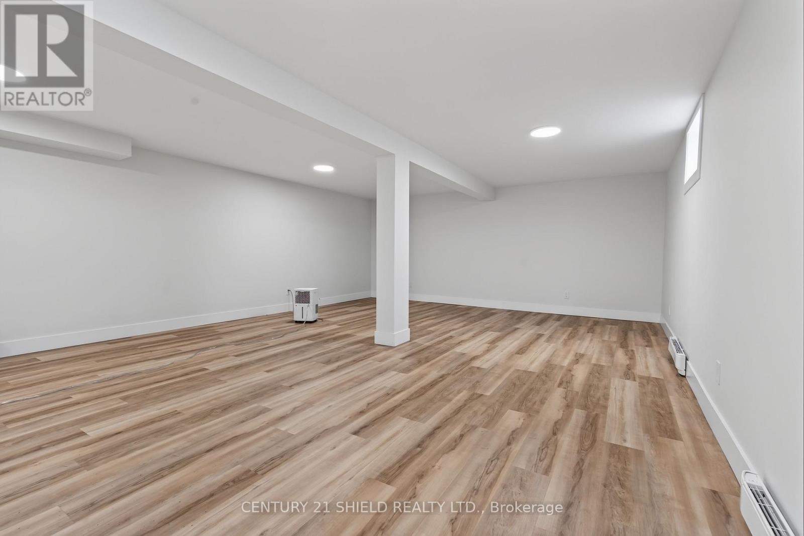 1852 BROOKDALE AVENUE - 35