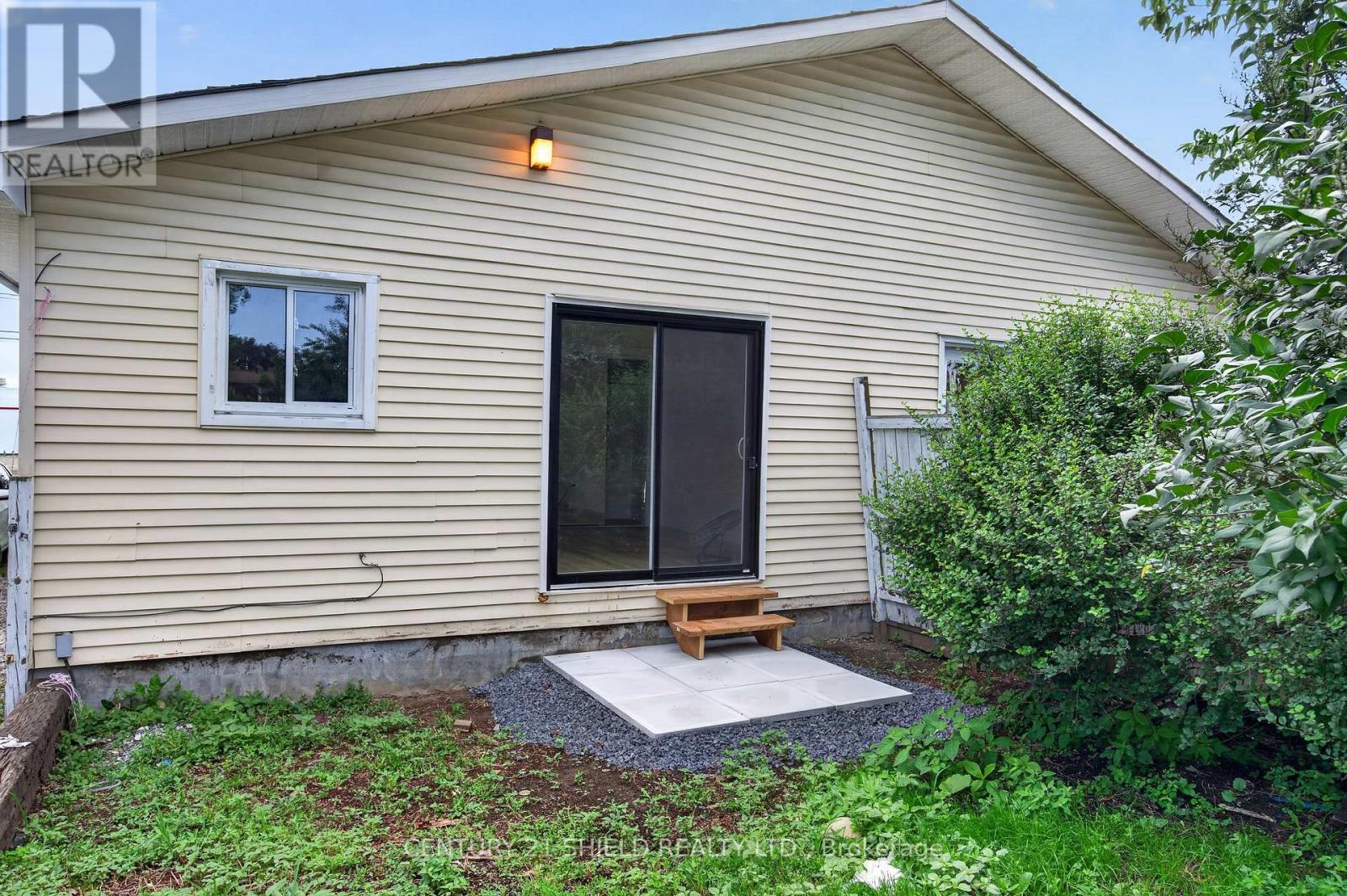 1852 BROOKDALE AVENUE - 40
