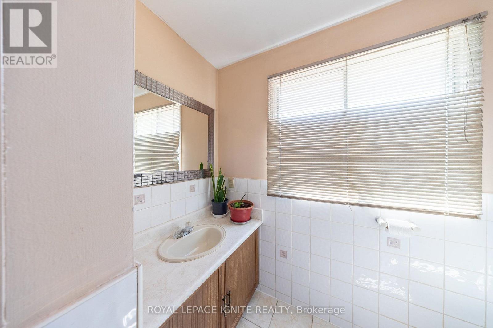 3694 ELLESMERE ROAD - 20