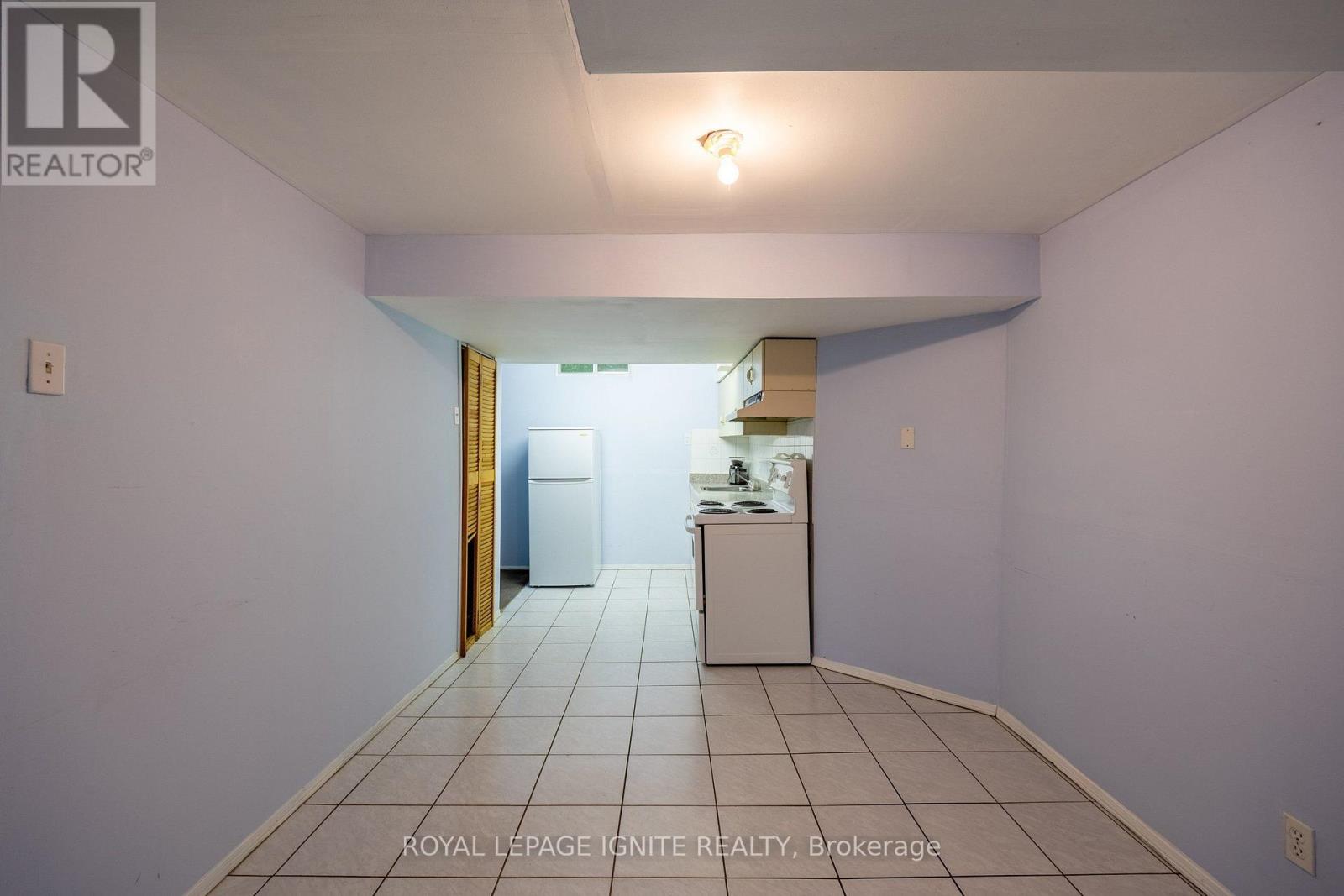 3694 ELLESMERE ROAD - 35