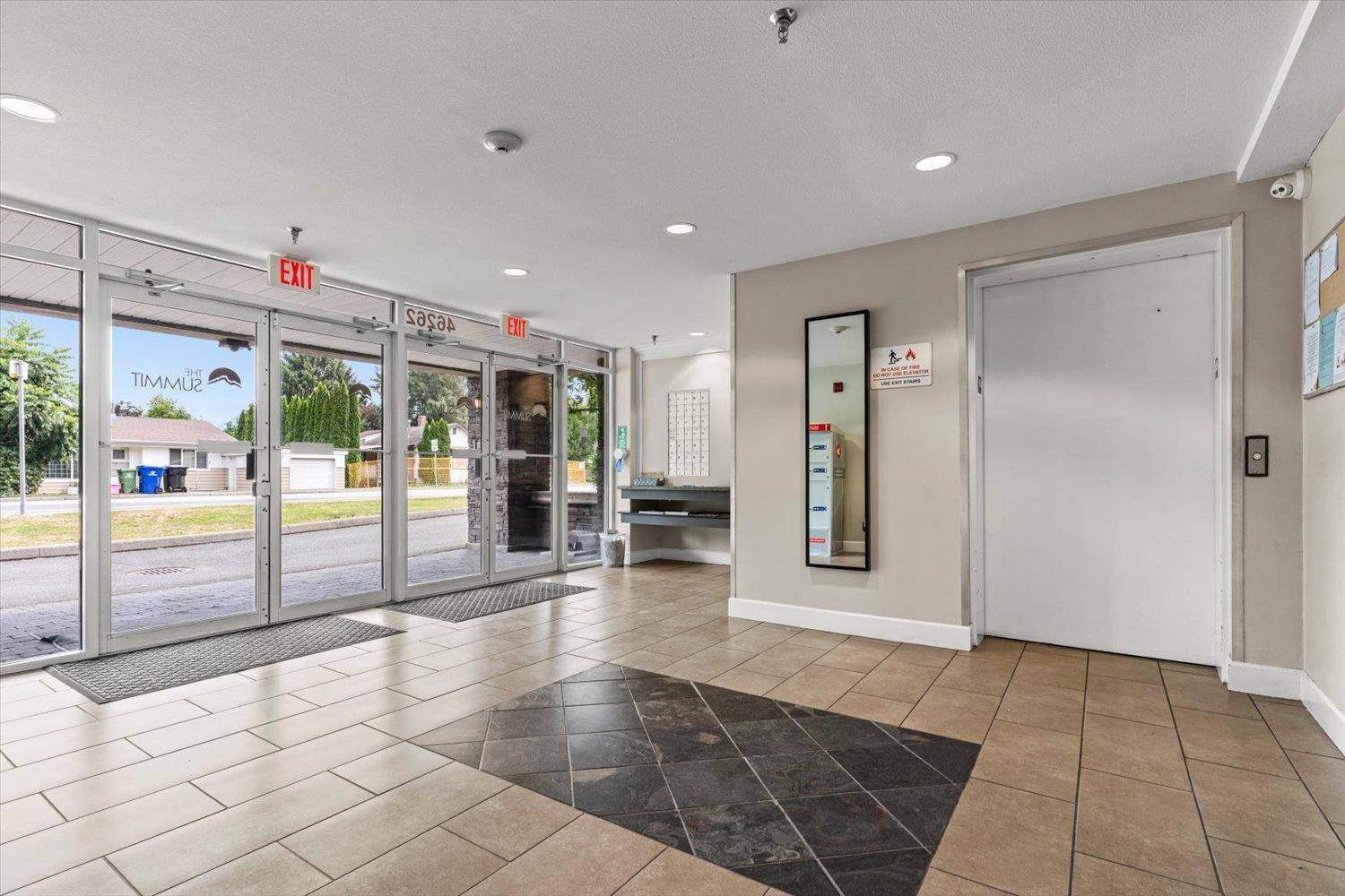 103 46262 FIRST AVENUE, Chilliwack Proper East, Chilliwack