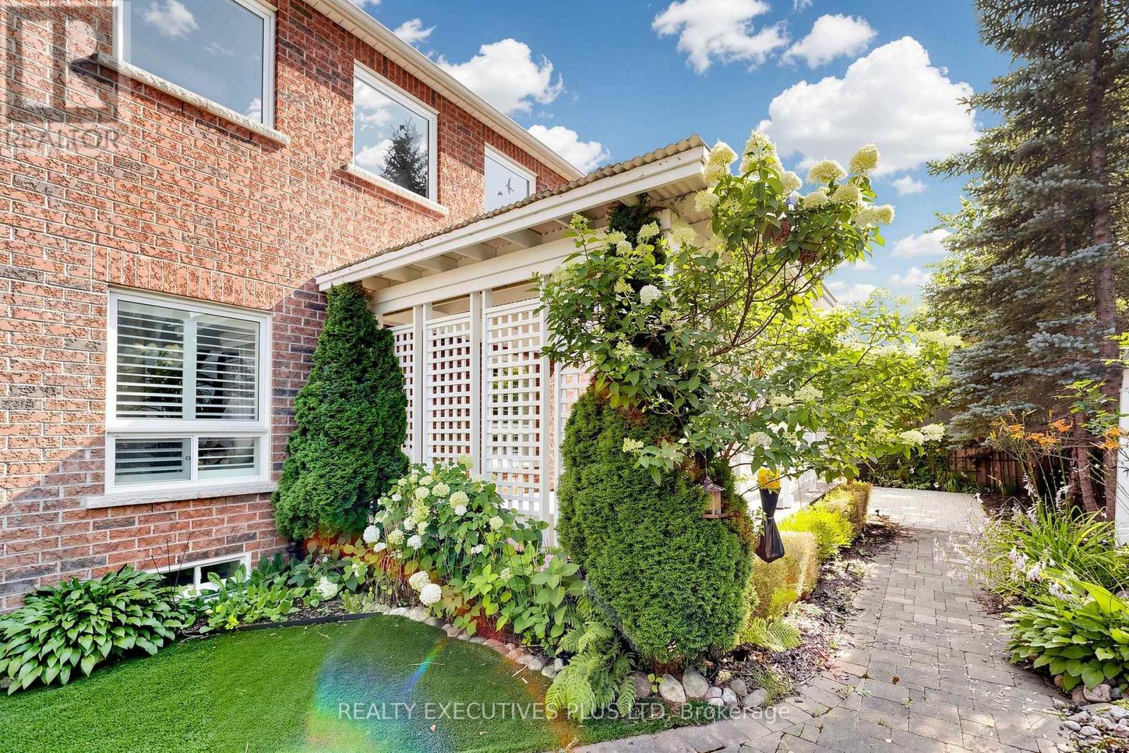 46 WILLIAMSON DRIVE W - 50