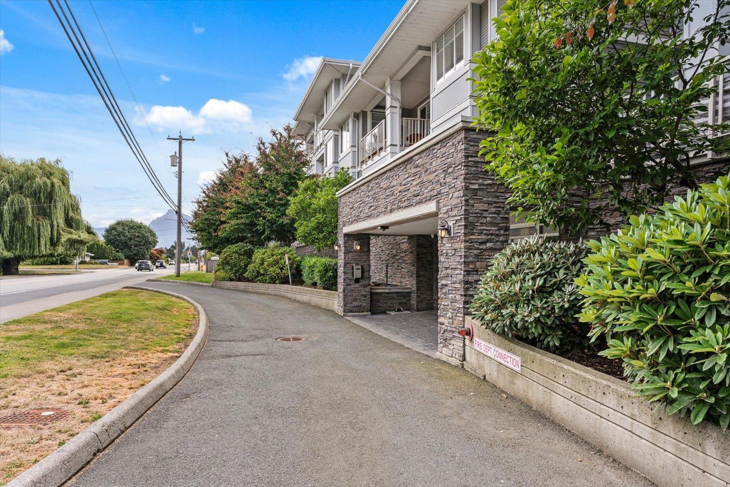 103 46262 FIRST AVENUE, Chilliwack Proper East, Chilliwack