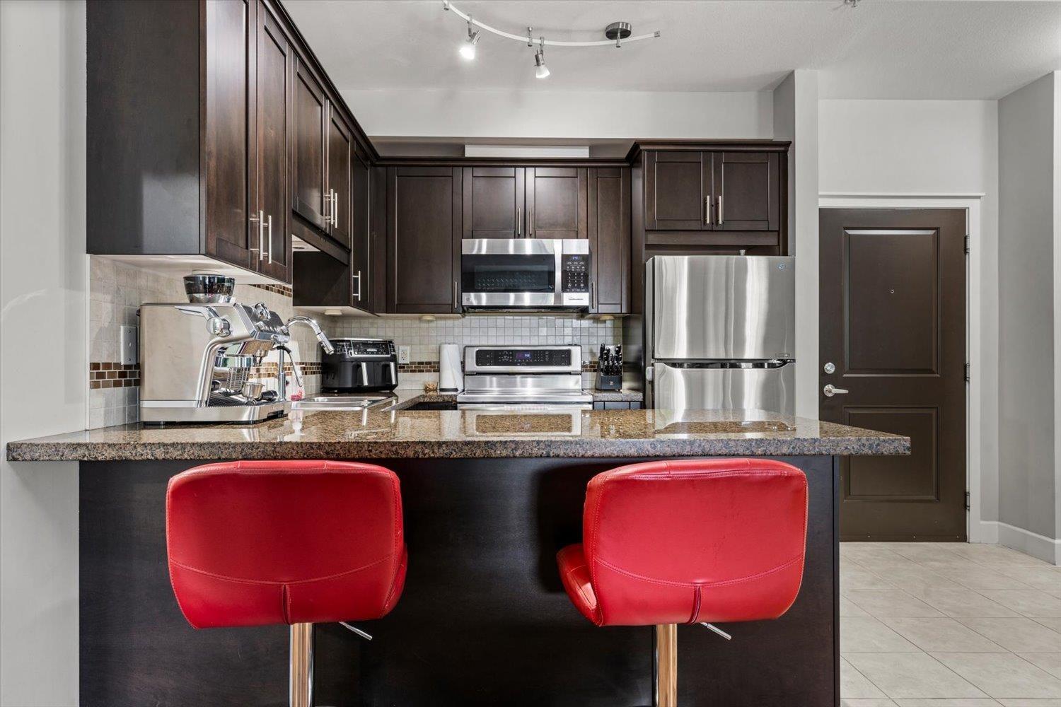 103 46262 FIRST AVENUE, Chilliwack Proper East, Chilliwack