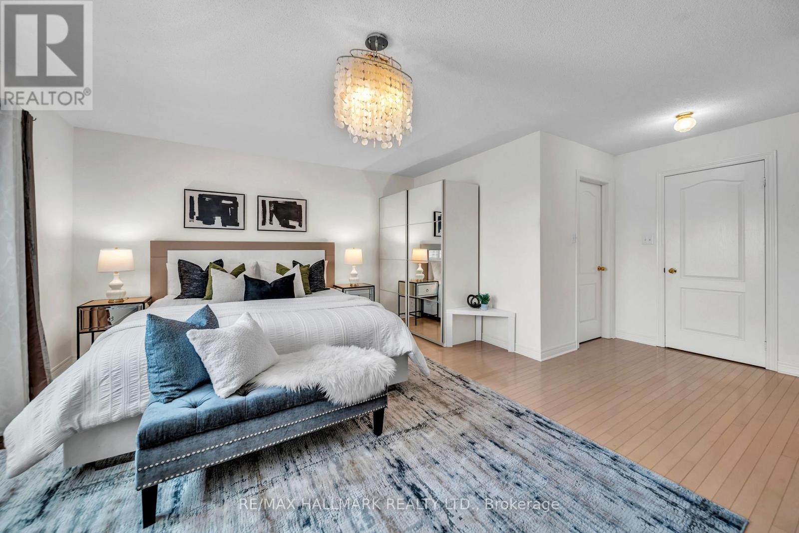 614 SOCIETY CRESCENT - 22