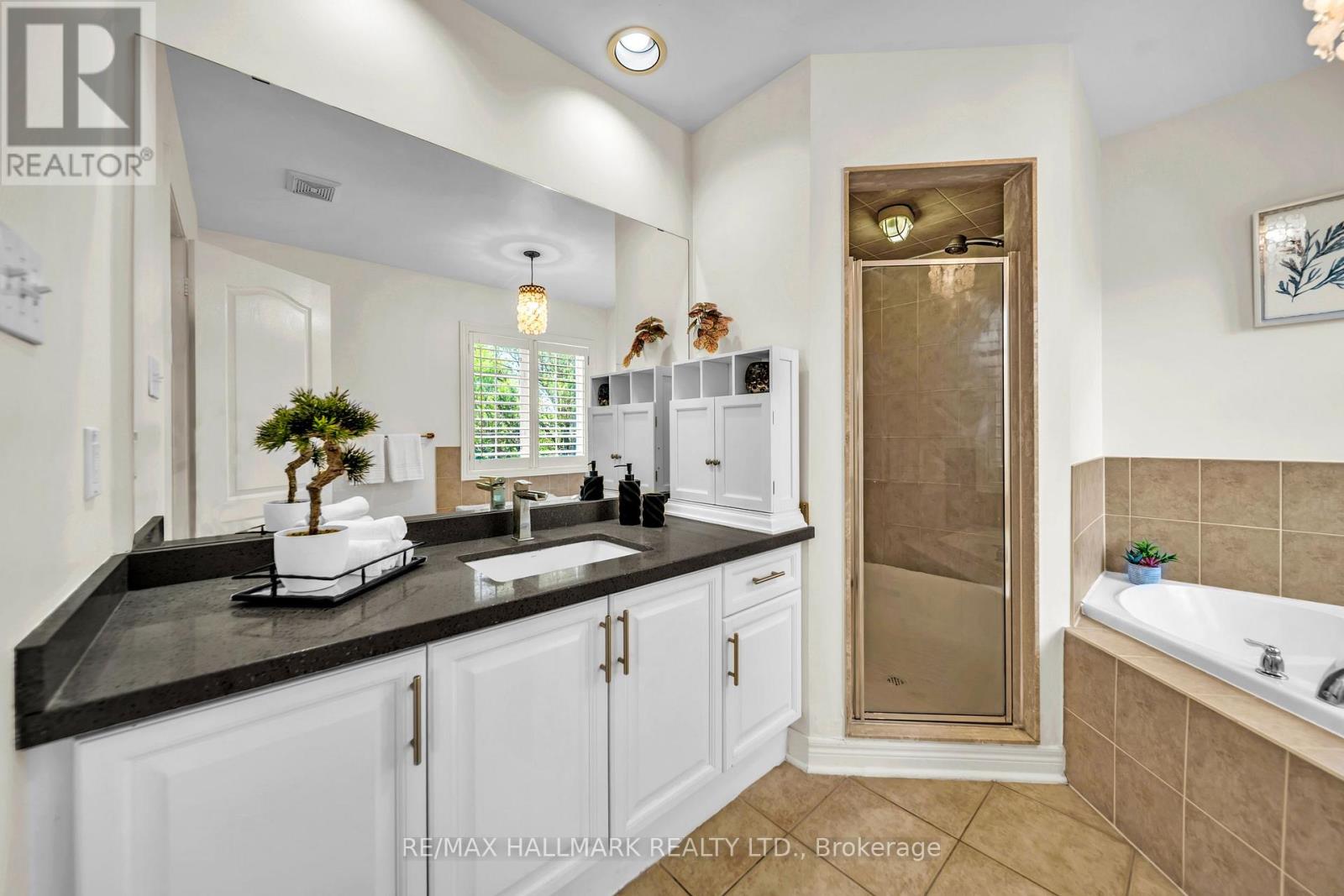 614 SOCIETY CRESCENT - 23