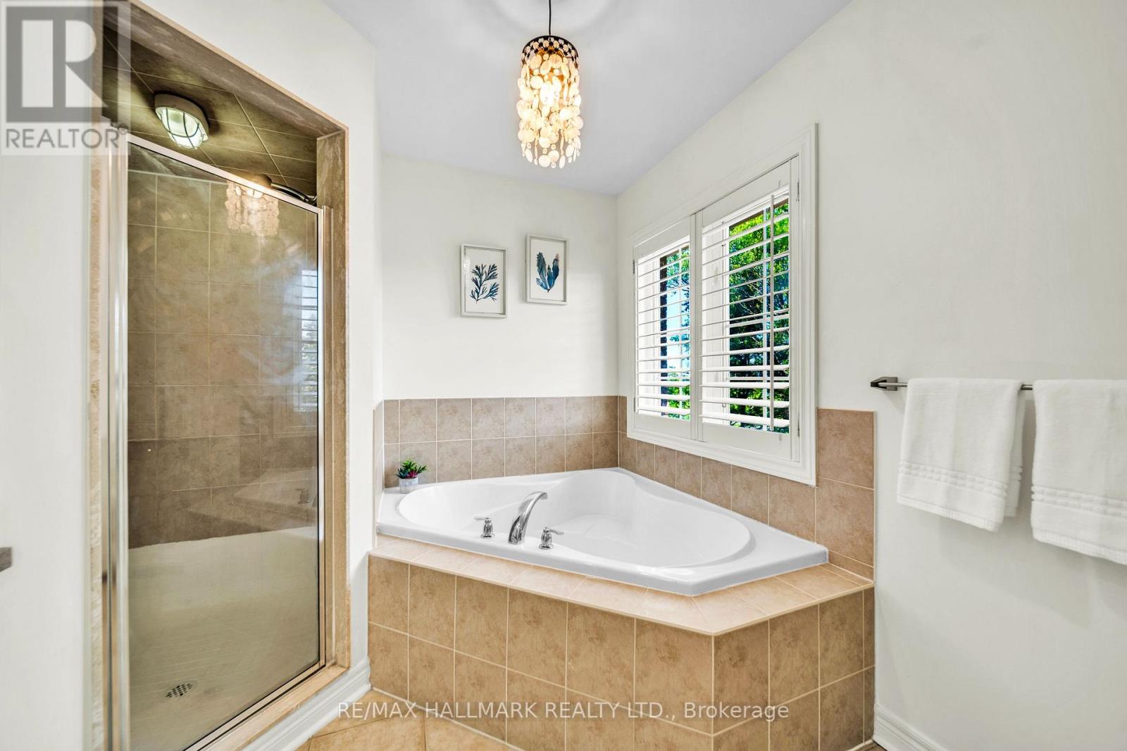 614 SOCIETY CRESCENT - 24