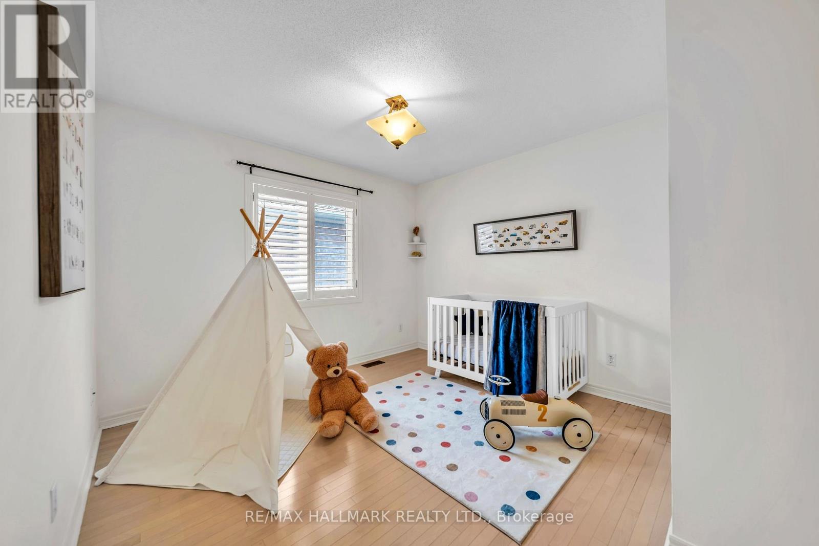 614 SOCIETY CRESCENT - 25