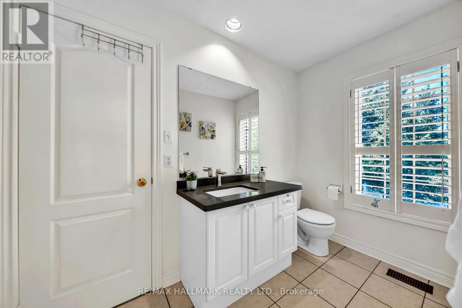 614 SOCIETY CRESCENT - 27