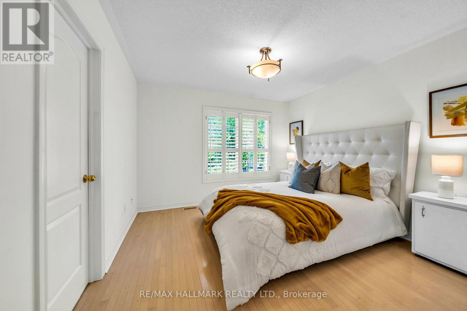 614 SOCIETY CRESCENT - 28