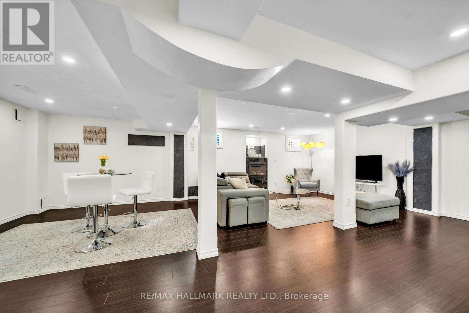 614 SOCIETY CRESCENT - 34