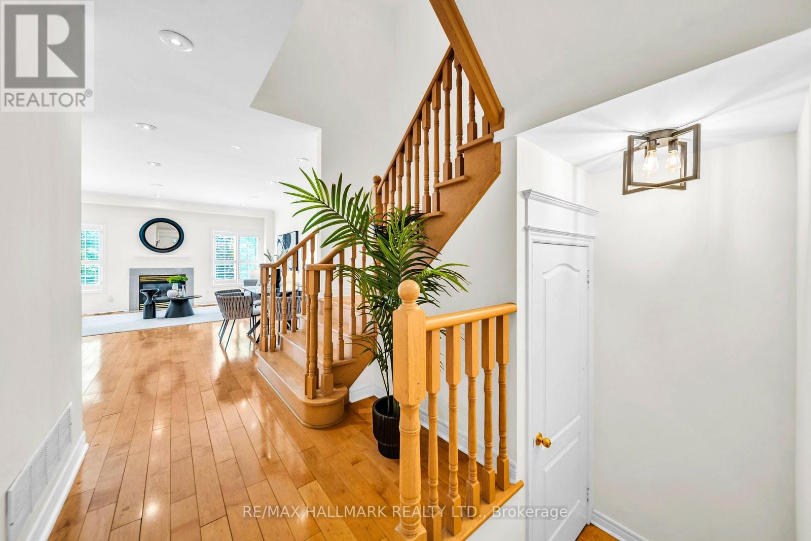 614 SOCIETY CRESCENT - 7