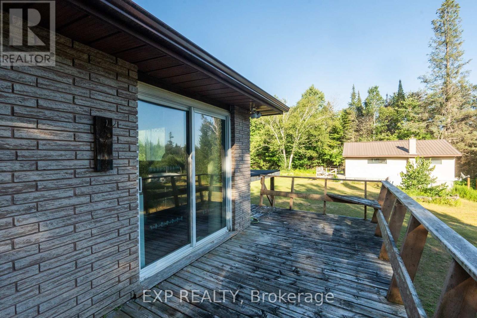 2670 SOUTH SPARROW LAKE ROAD S - 10