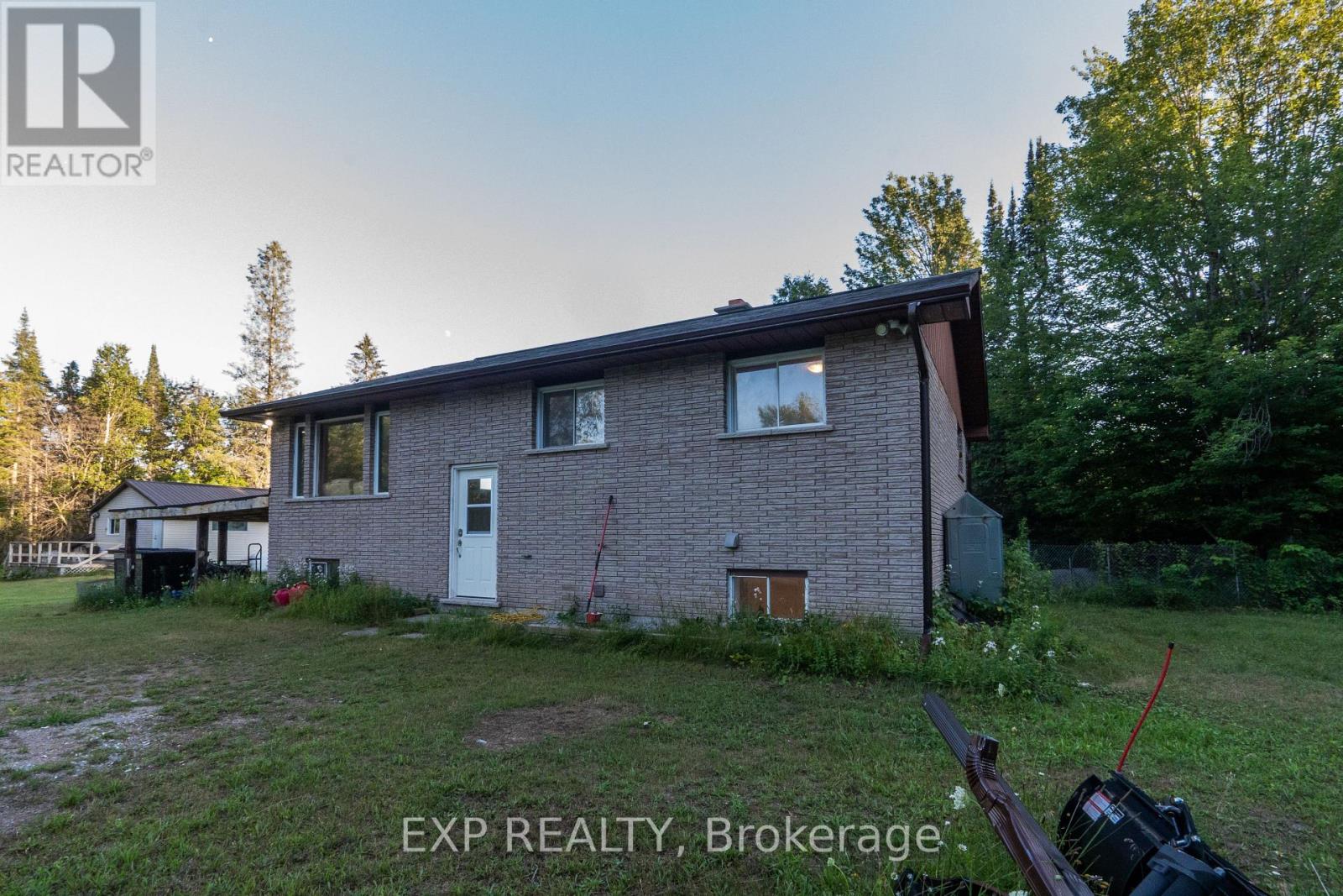 2670 SOUTH SPARROW LAKE ROAD S - 11