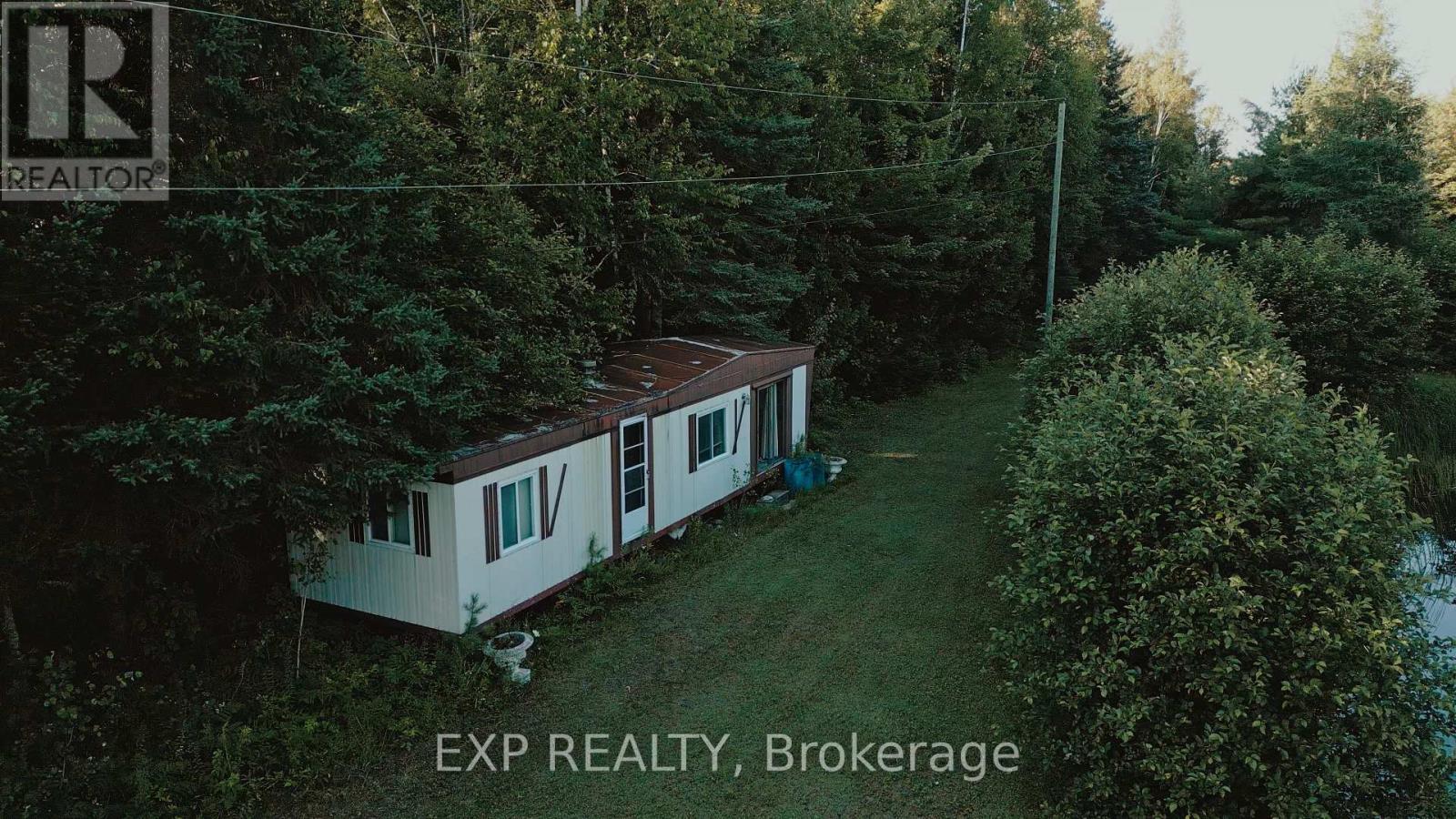 2670 SOUTH SPARROW LAKE ROAD S - 9