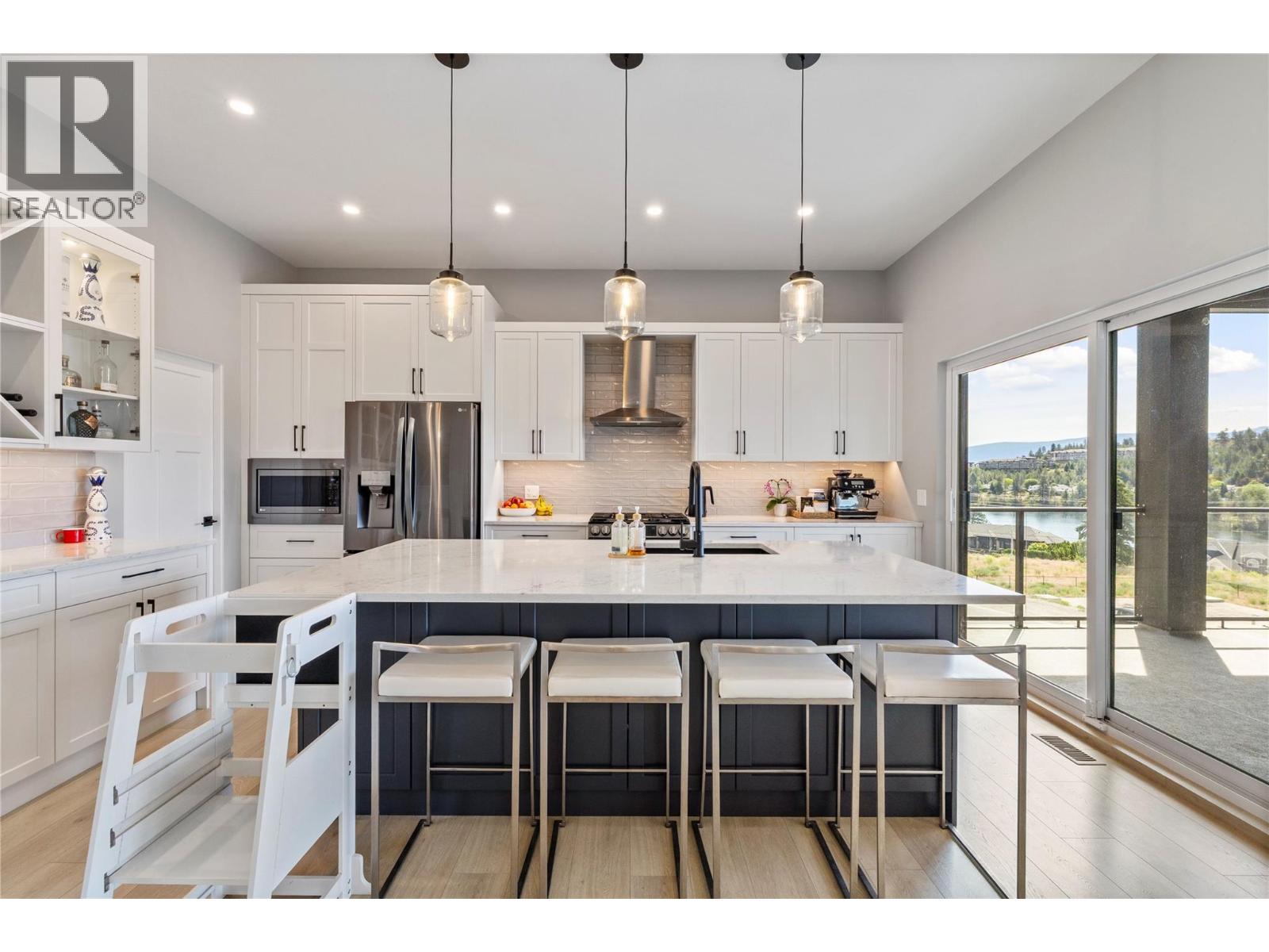2846 Canyon Crest Drive - 10