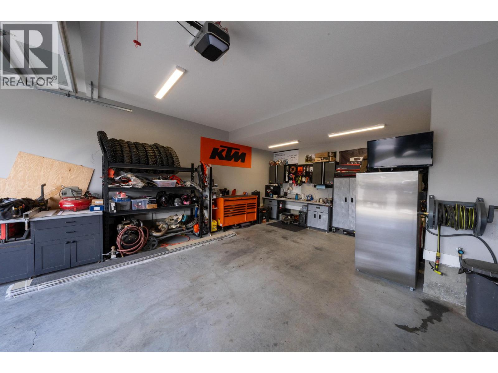 2846 Canyon Crest Drive - 44