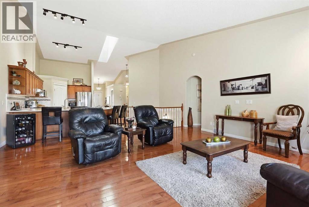 120 Sierra Morena Landing SW, Signal Hill, Calgary photo 5