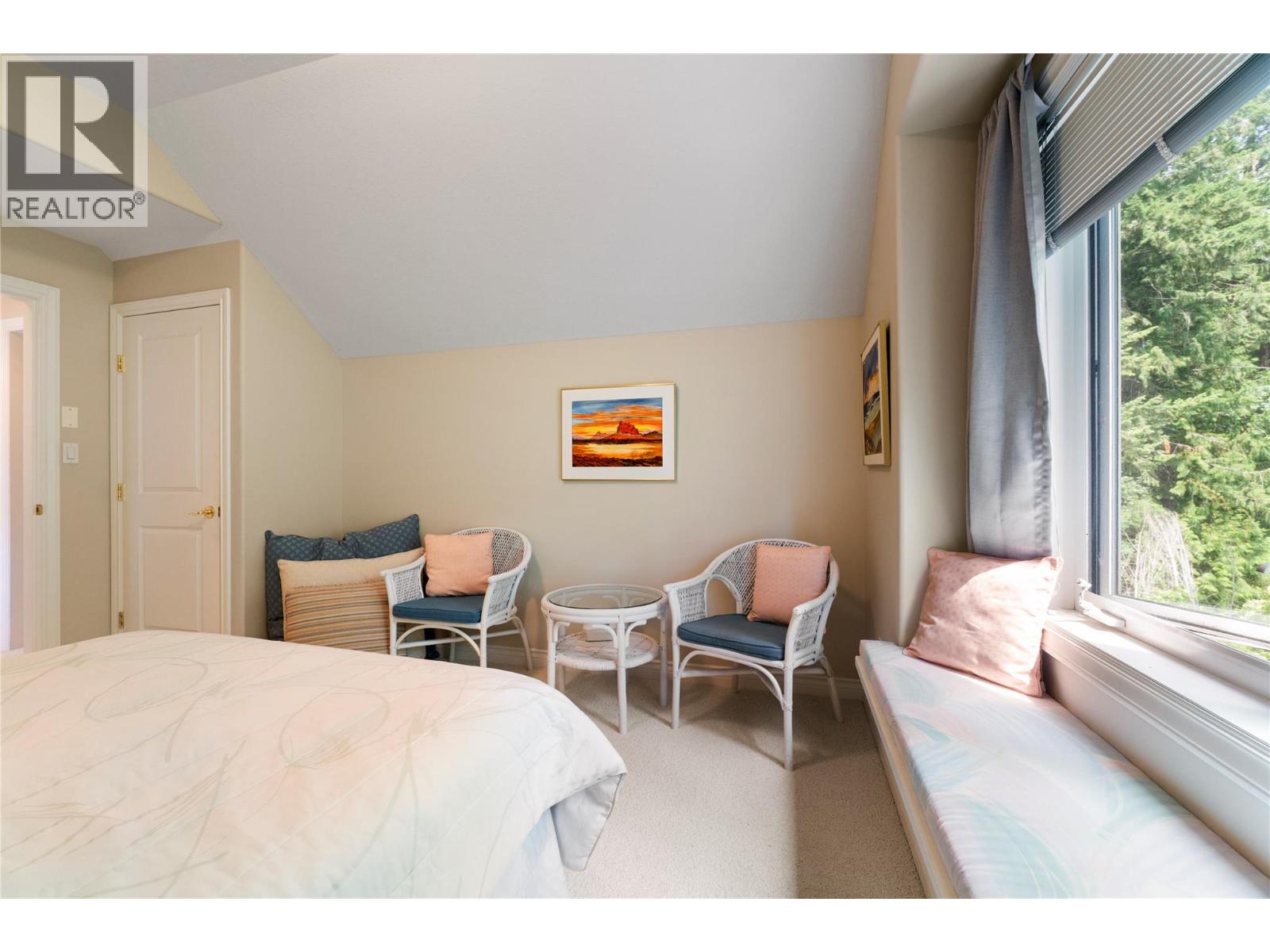 1821 50 Avenue NE - 90