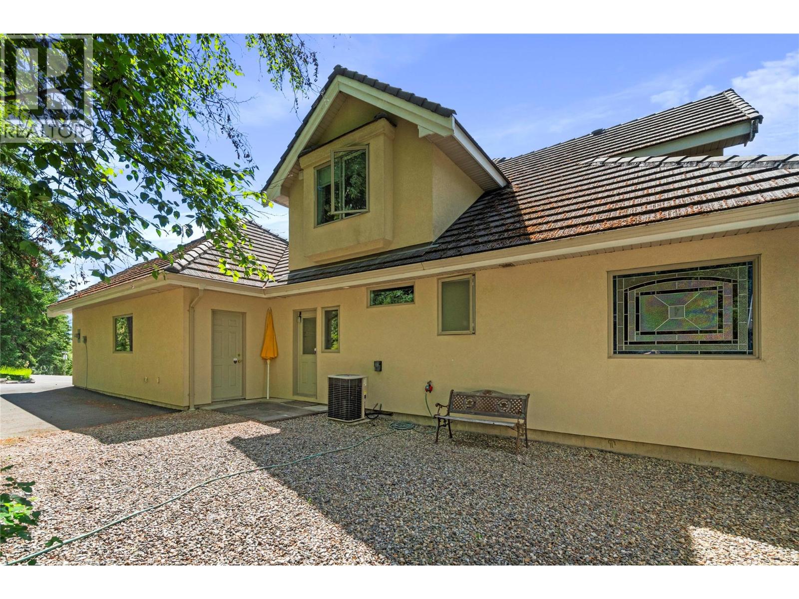 1821 50 Avenue NE - 9