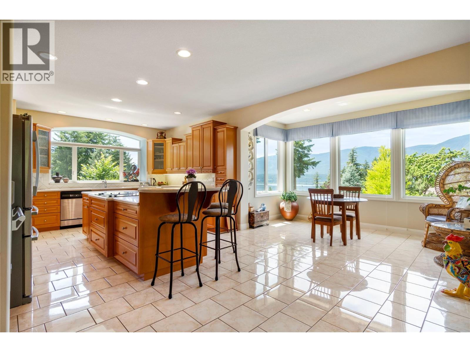 1821 50 Avenue NE - 27