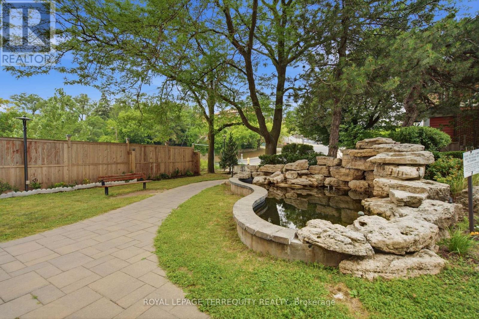 #808 541 BLACKTHORN AVENUE - 11