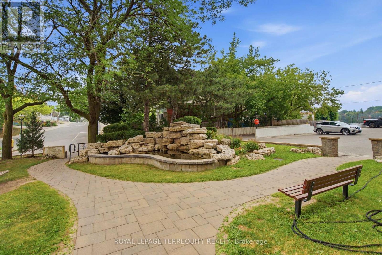 #808 541 BLACKTHORN AVENUE - 13