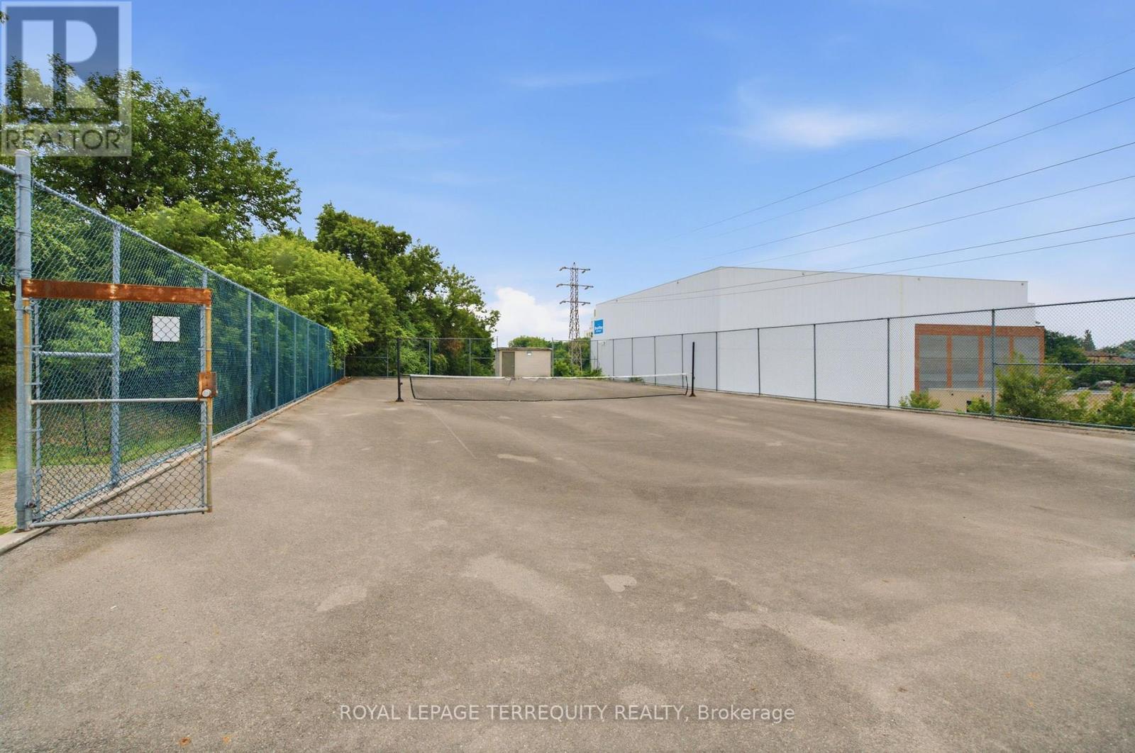 #808 541 BLACKTHORN AVENUE - 15