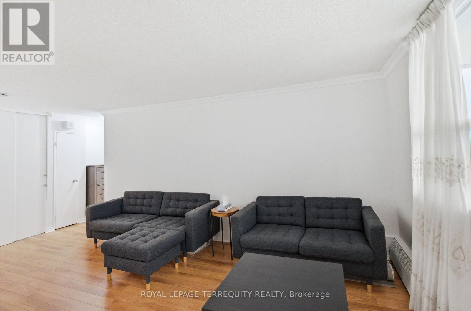 #808 541 BLACKTHORN AVENUE - Image 18