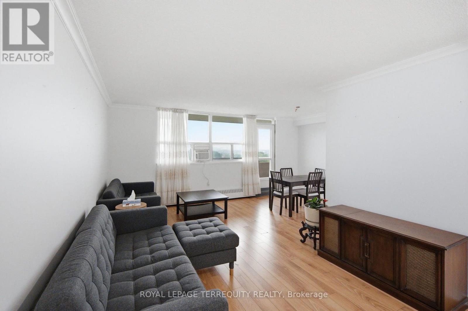 #808 541 BLACKTHORN AVENUE - 19