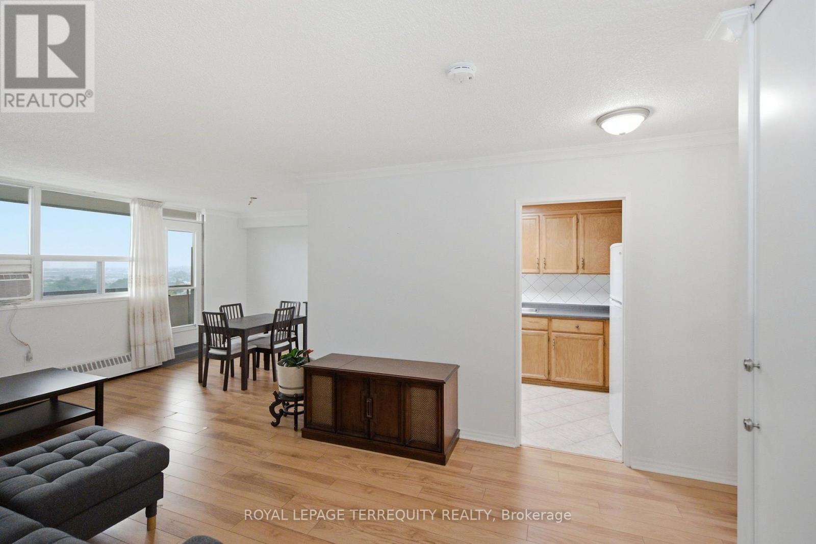 #808 541 BLACKTHORN AVENUE - Image 30