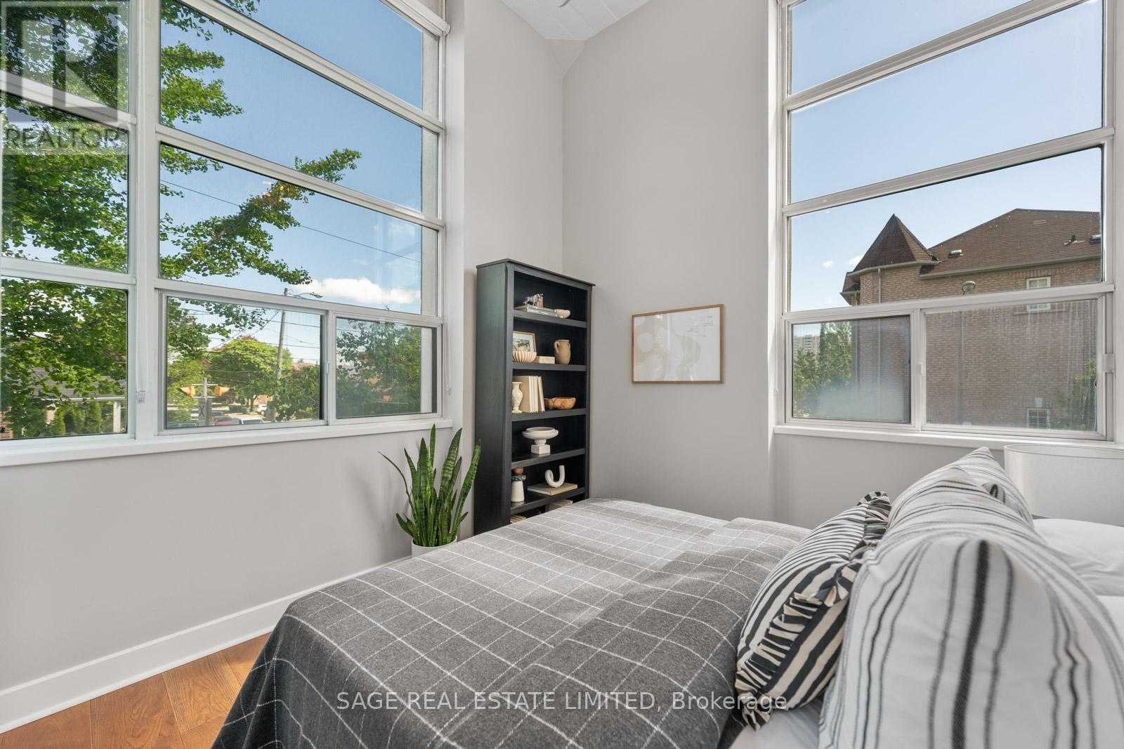 #123 1001 ROSELAWN AVENUE - Image 32