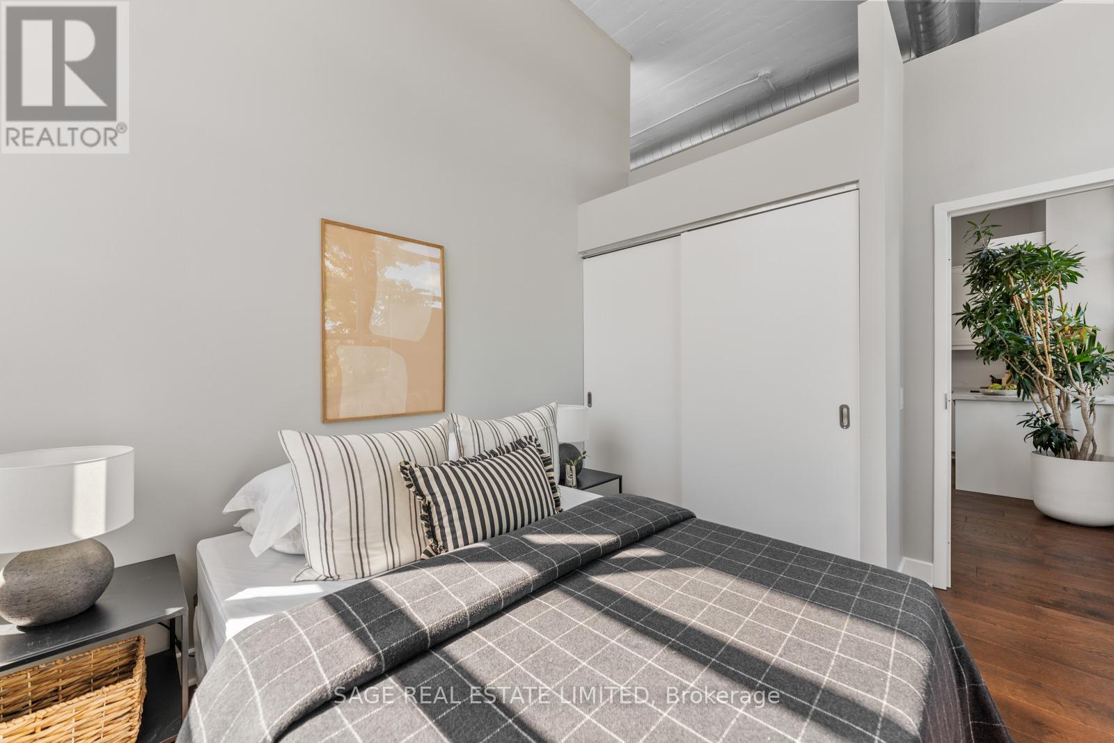 #123 1001 ROSELAWN AVENUE - Image 33