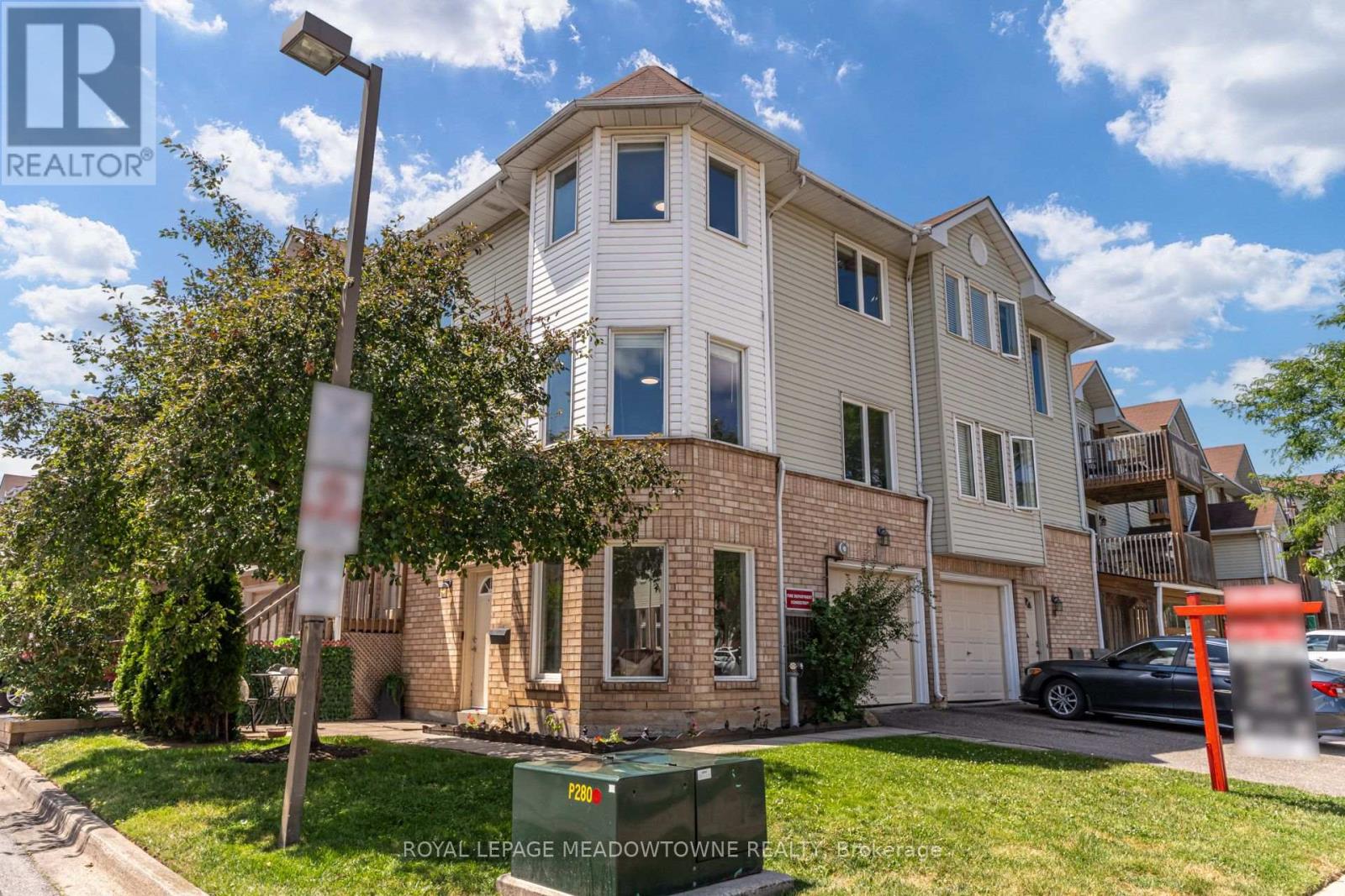 #85 2 WYLIE CIRCLE - 1