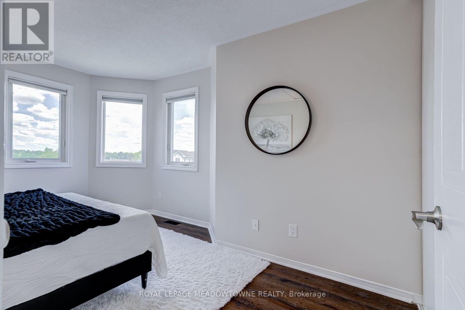 #85 2 WYLIE CIRCLE - 27