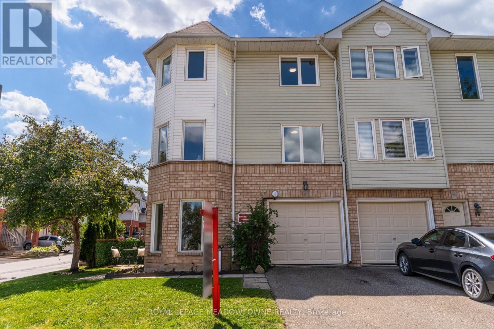 #85 2 WYLIE CIRCLE - 41