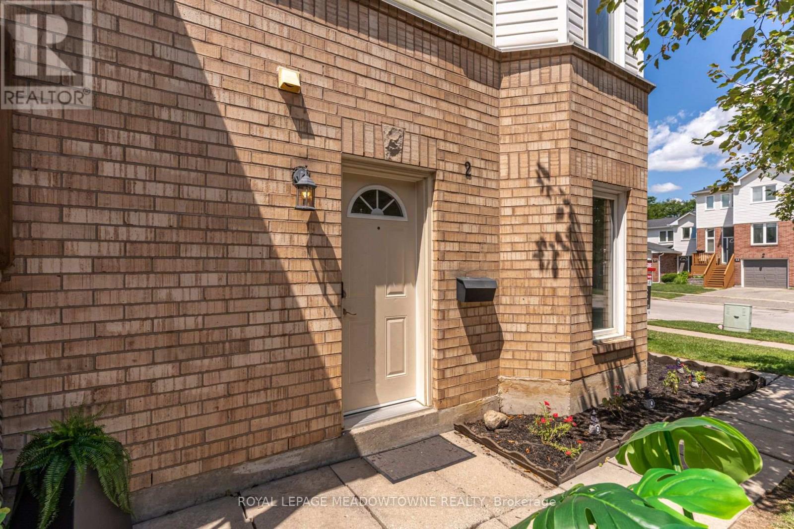 #85 2 WYLIE CIRCLE - 5