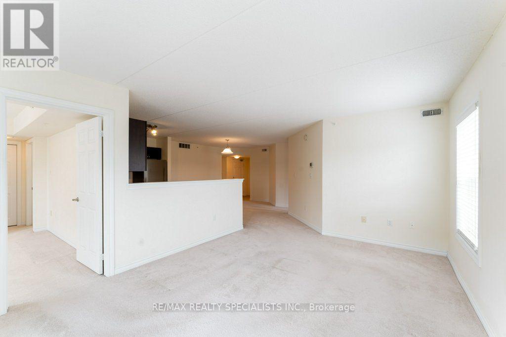#313 1340 MAIN STREET E - 11