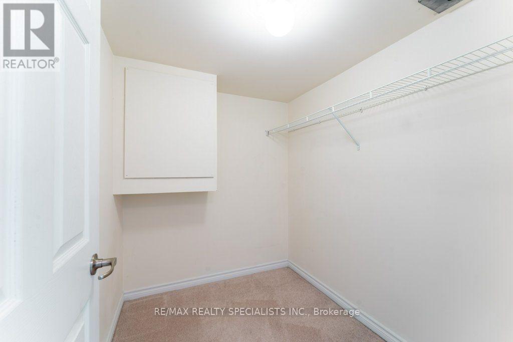#313 1340 MAIN STREET E - 20