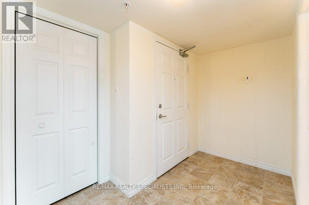 #313 1340 MAIN STREET E - 3