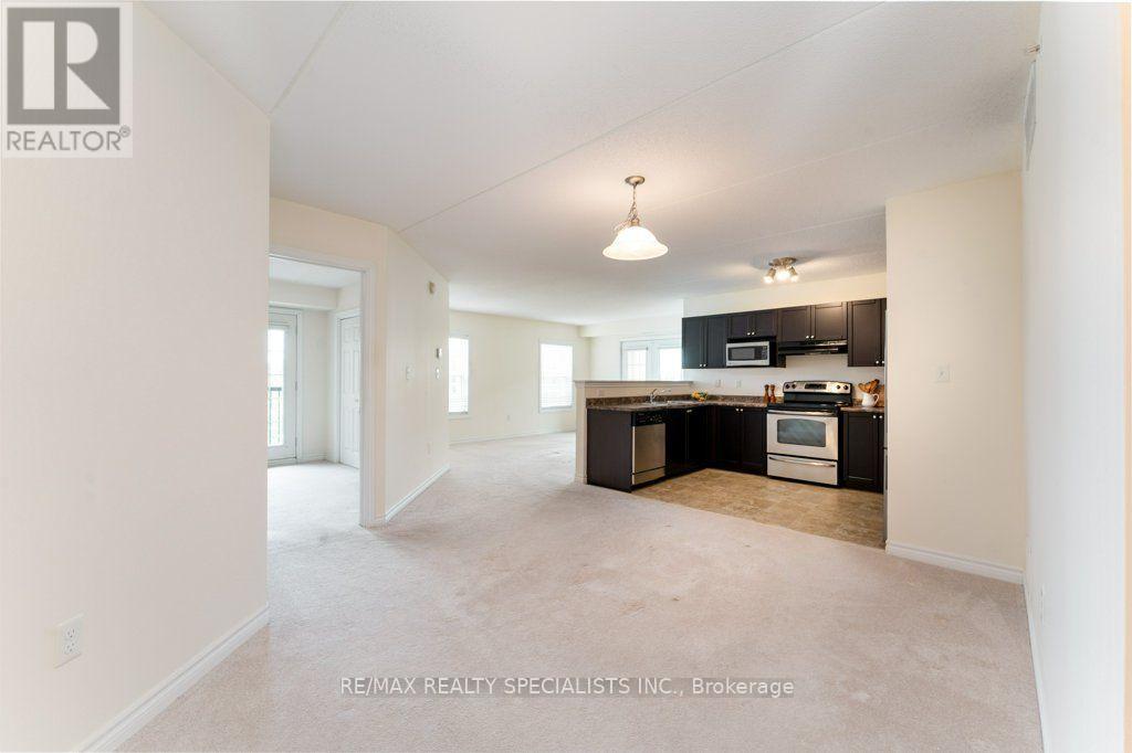 #313 1340 MAIN STREET E - 4