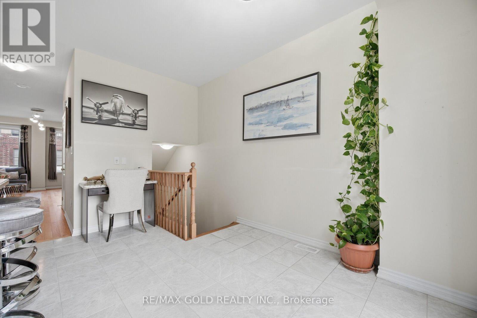 9 ARCOLA STREET - 9