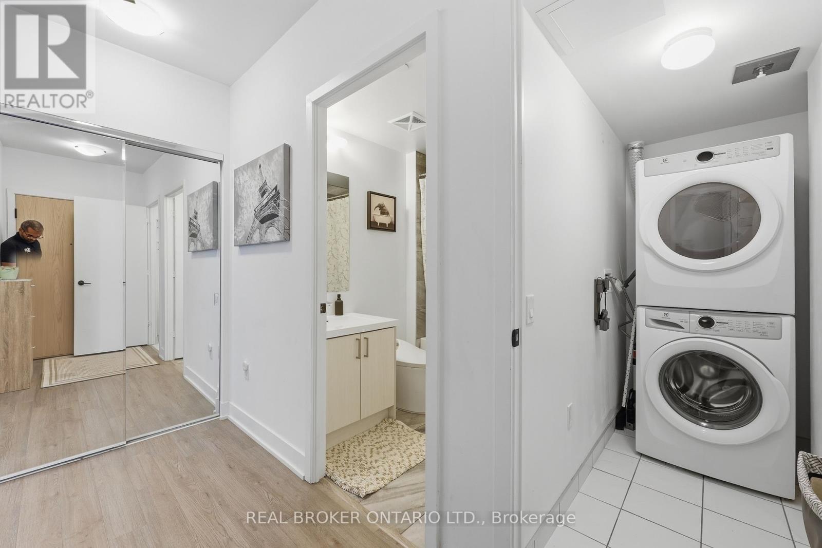 #608 50 GEORGE BUTCHART DRIVE - Image 25
