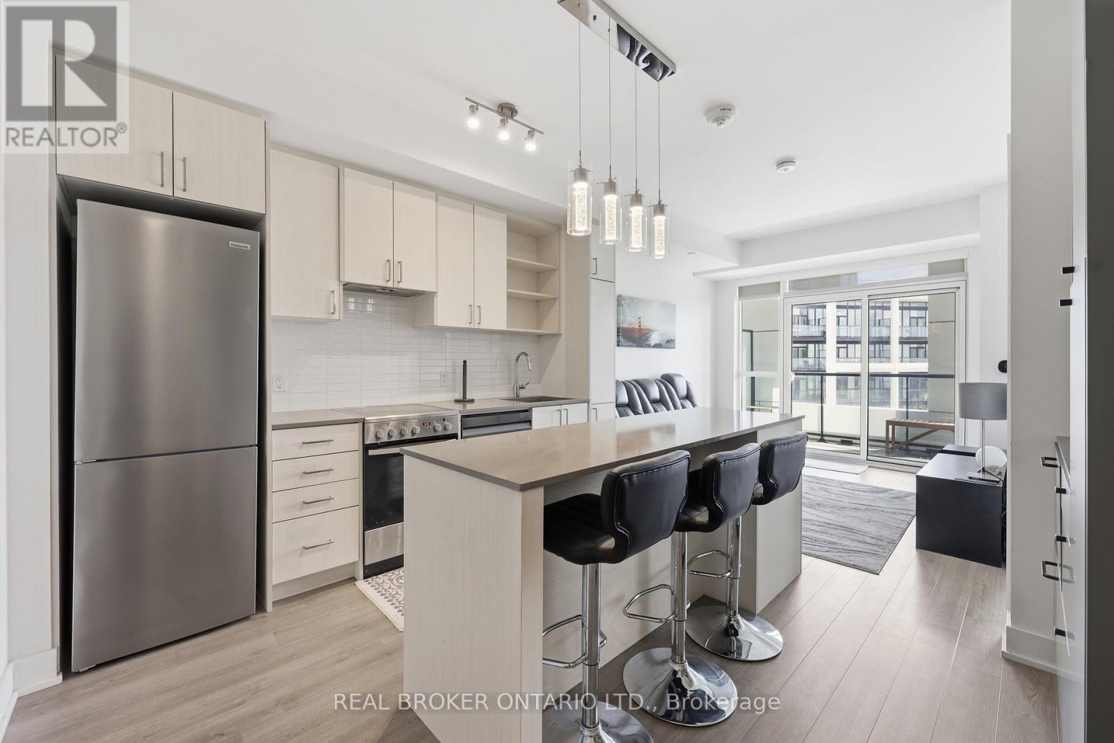 #608 50 GEORGE BUTCHART DRIVE - Image 27