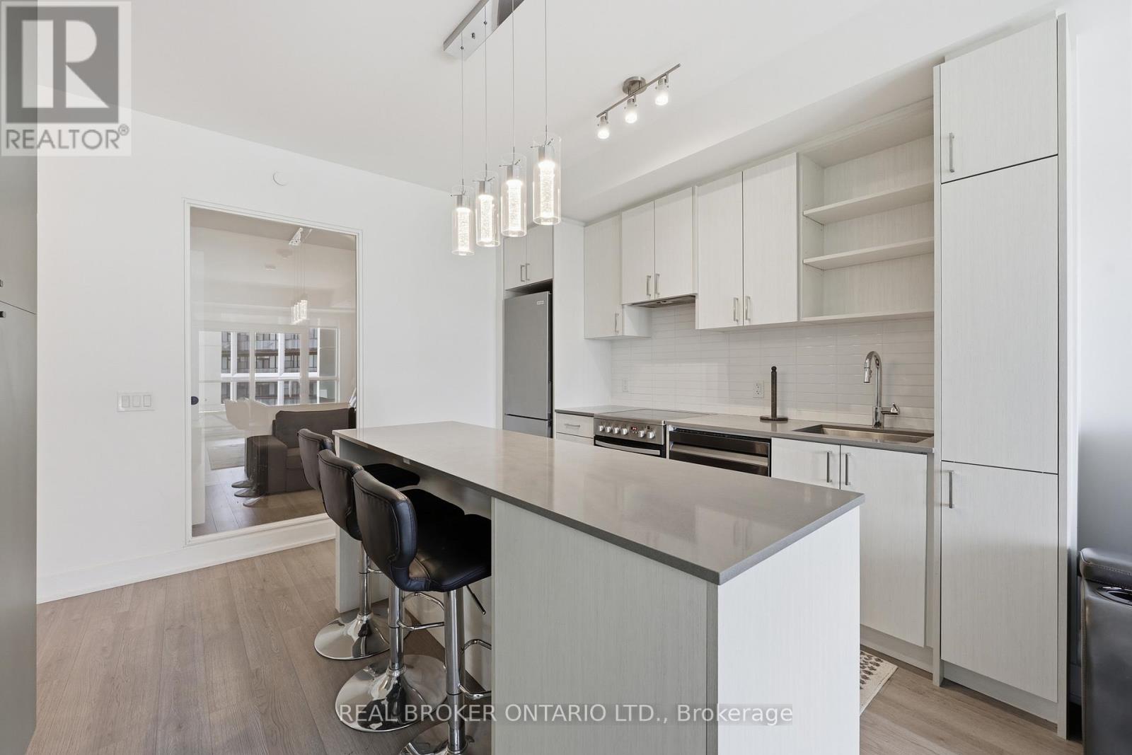 #608 50 GEORGE BUTCHART DRIVE - Image 29
