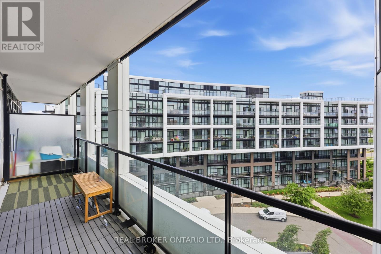 #608 50 GEORGE BUTCHART DRIVE - Image 33