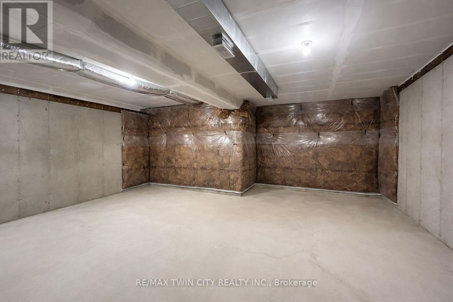7 - 124 SEABROOK DRIVE — photo 3