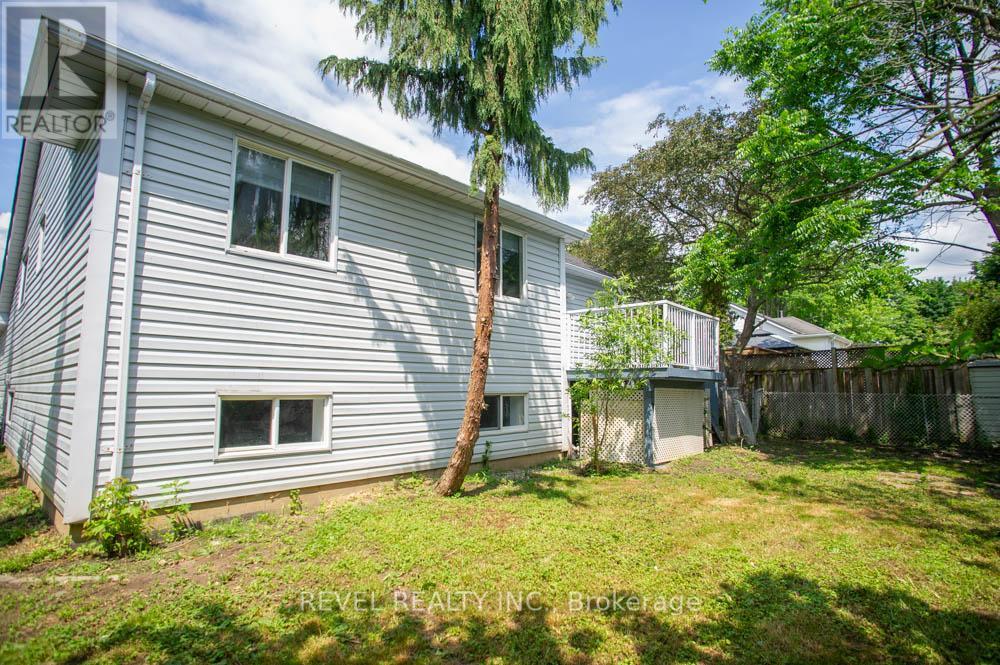 61 LESLIE AVENUE - Image 37
