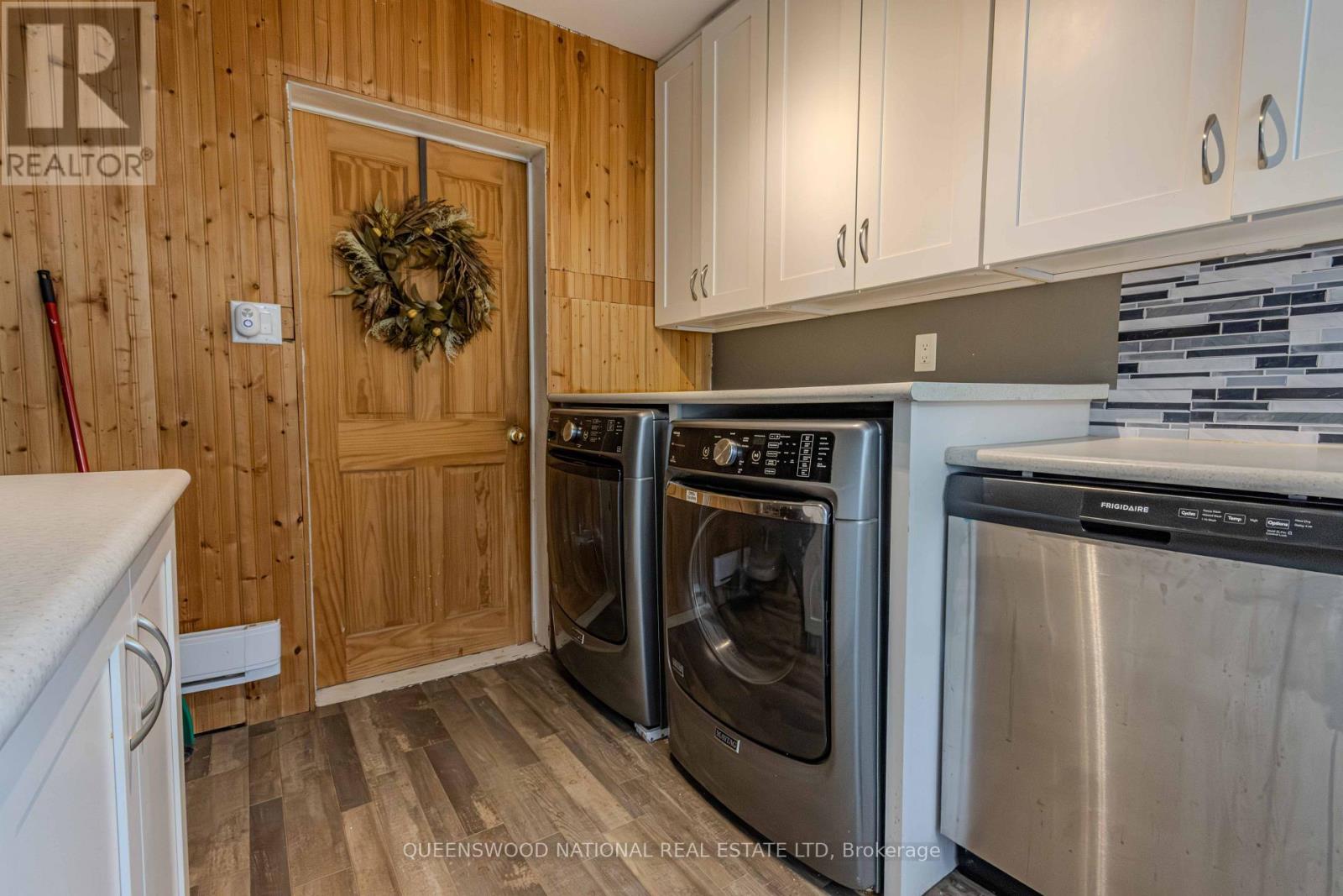 954 SCHUTT ROAD - 17